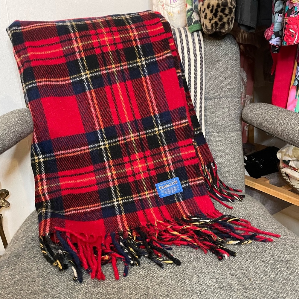 VTG Pendleton Handwoven 100% Pure Virgin Wool Plaid Throw Blanket